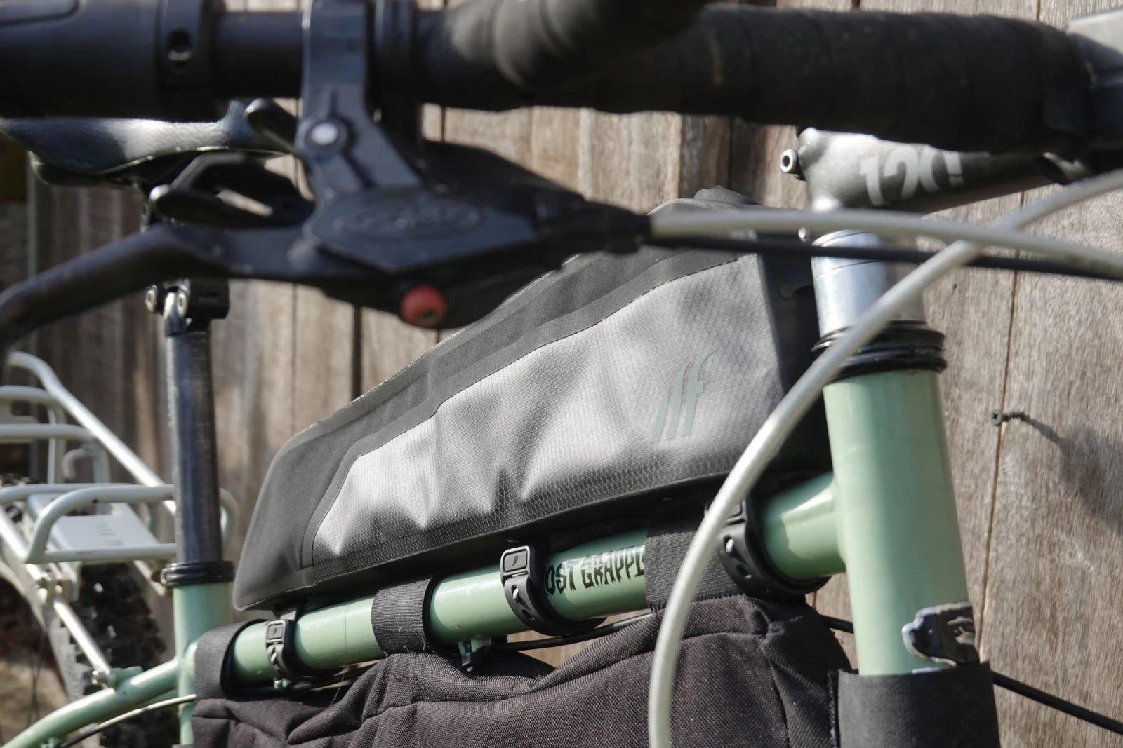 Test : Sacoches Tailfin Top-Tube Bags