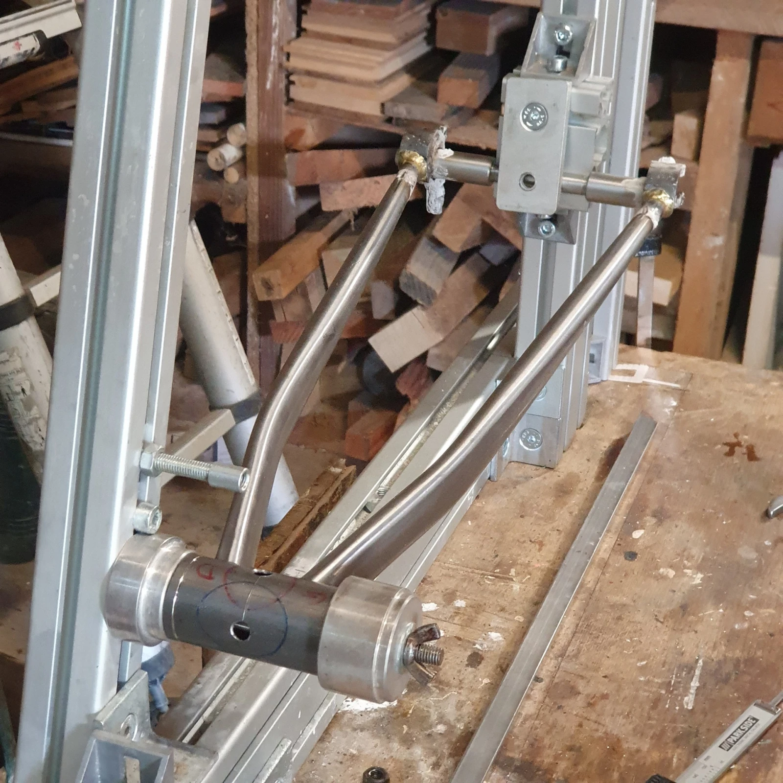 Chemins de terre et feux de camp : le monster-gravel La Tangente de Nicolas