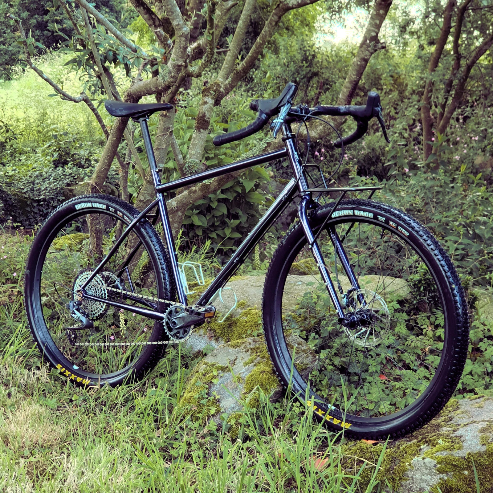 Chemins de terre et feux de camp : le monster-gravel La Tangente de Nicolas