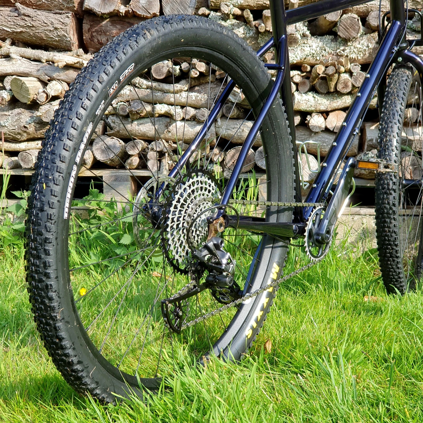 Chemins de terre et feux de camp : le monster-gravel La Tangente de Nicolas