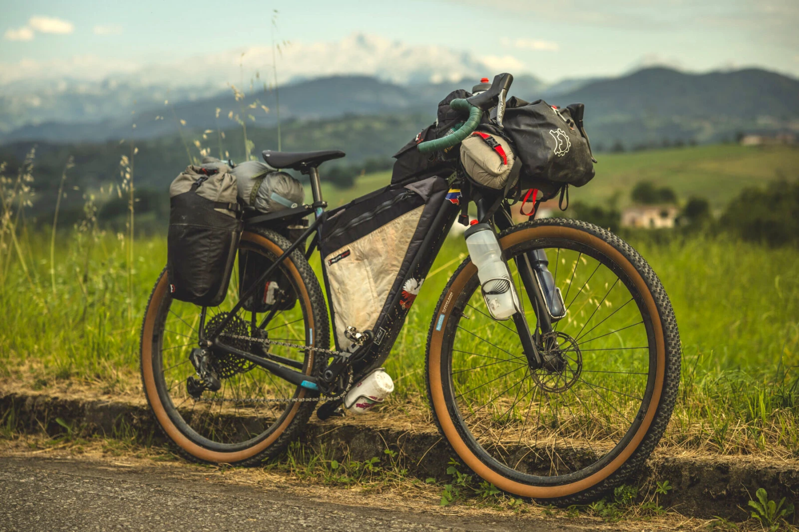 Revelate Designs Portage Panniers : des sacoches pour porte-bagages, façon bikepacking