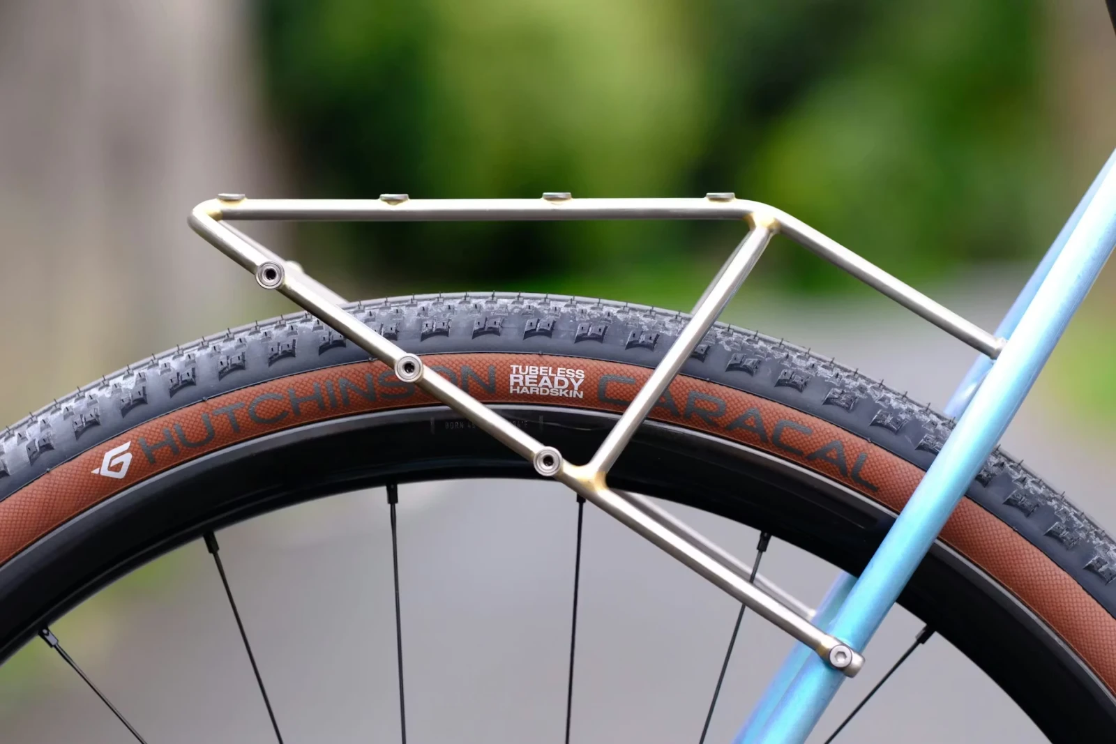 Switch Rack : le porte-bagages selon Restrap est minimaliste et versatile