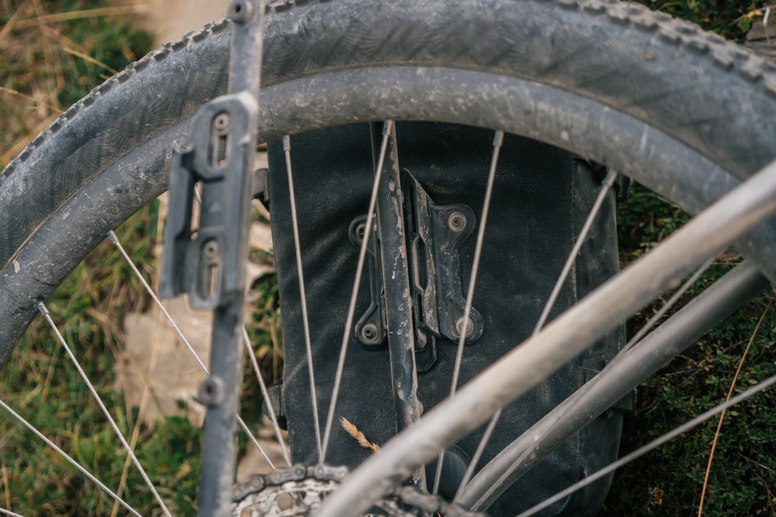 Switch Rack : le porte-bagages selon Restrap est minimaliste et versatile