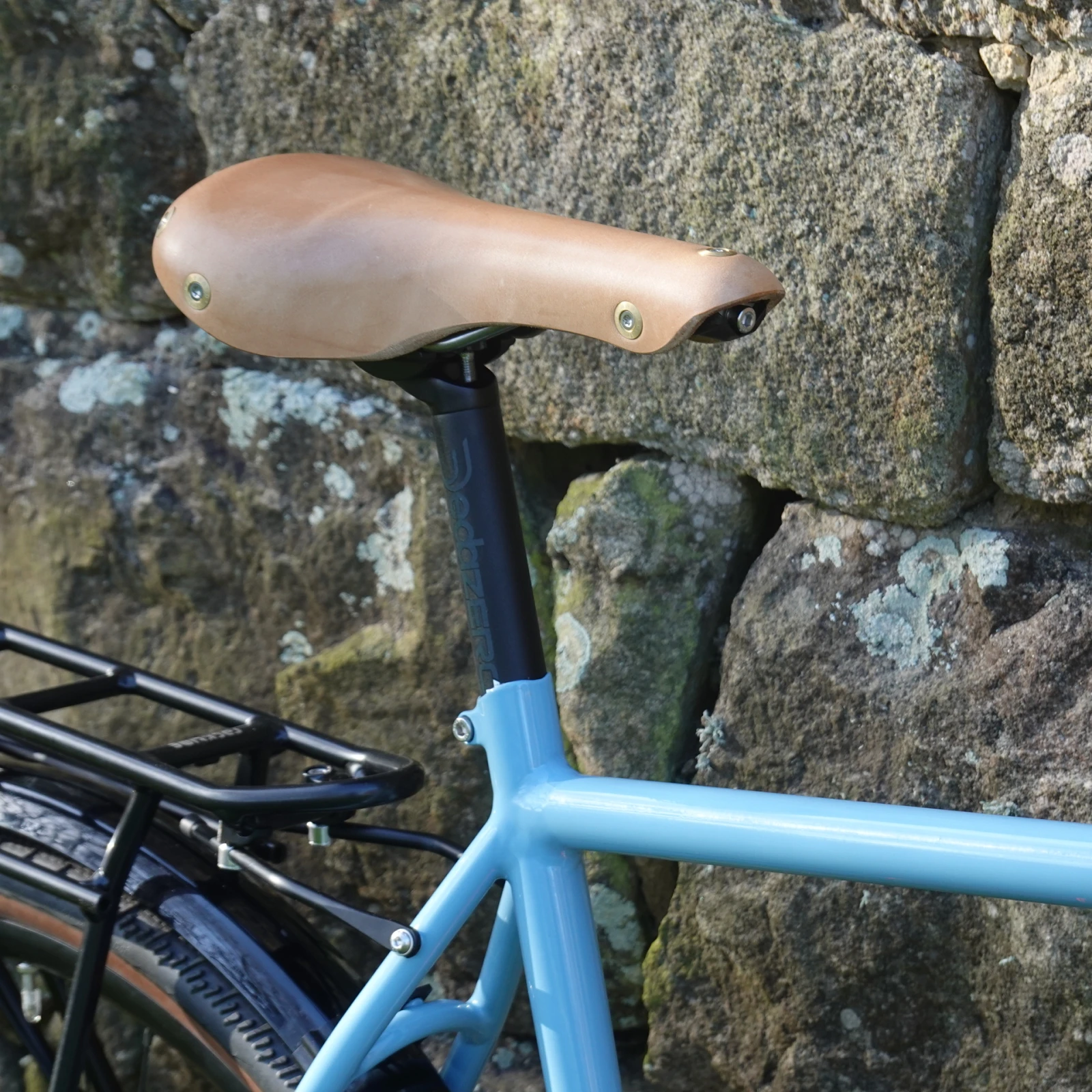 Une randonneuse sur mesure avec intégration Rohloff complète