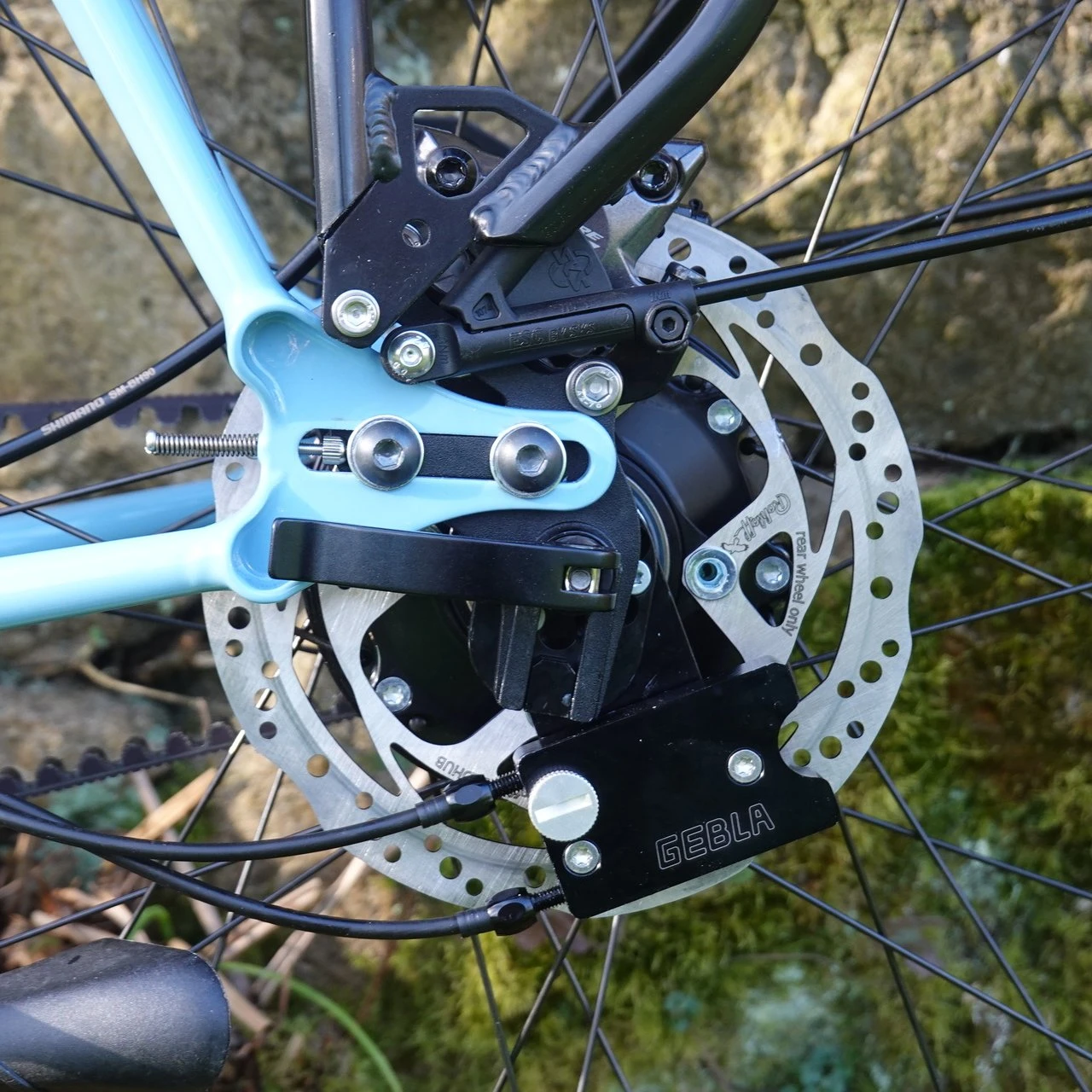 Une randonneuse sur mesure avec intégration Rohloff complète